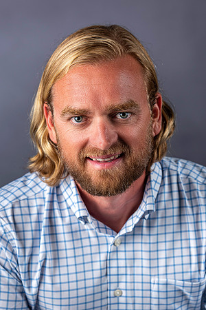 Head shot photographer, Studio Head shot