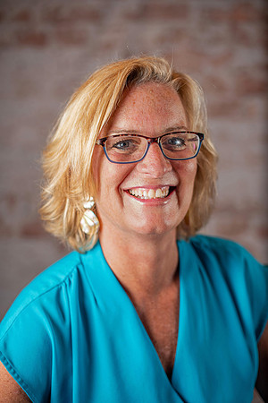 Head shot photographer, Studio Head shot photographer, Business Head Shots